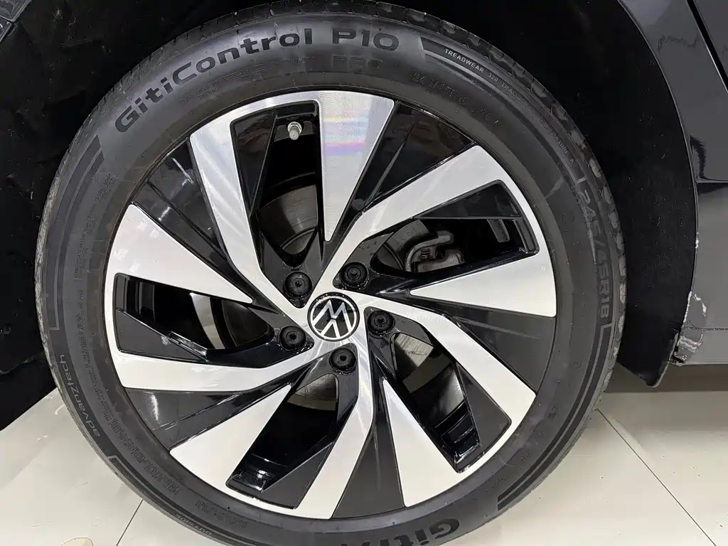 Volkswagen Passat — фото 14