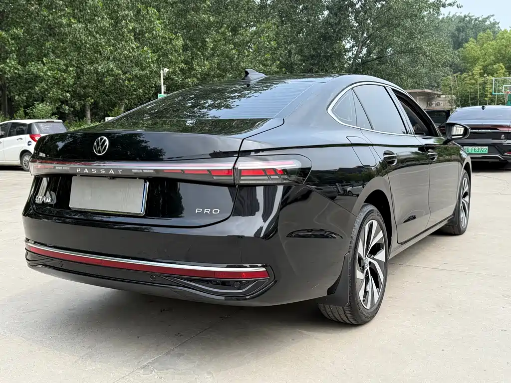 Volkswagen Passat — фото 8