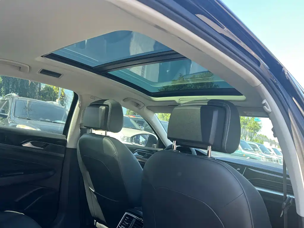 Volkswagen Passat — фото 13