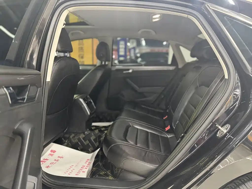 Volkswagen Passat — фото 5