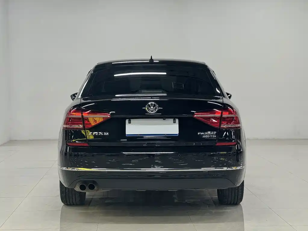 Volkswagen Passat — фото 7