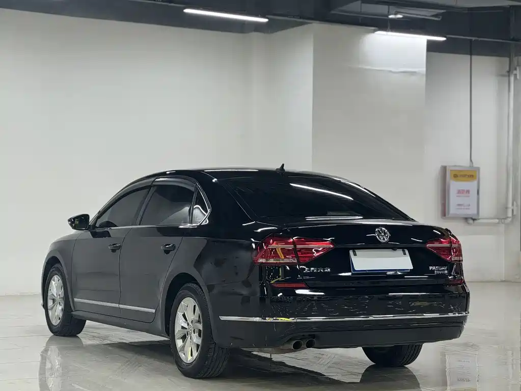 Volkswagen Passat — фото 9