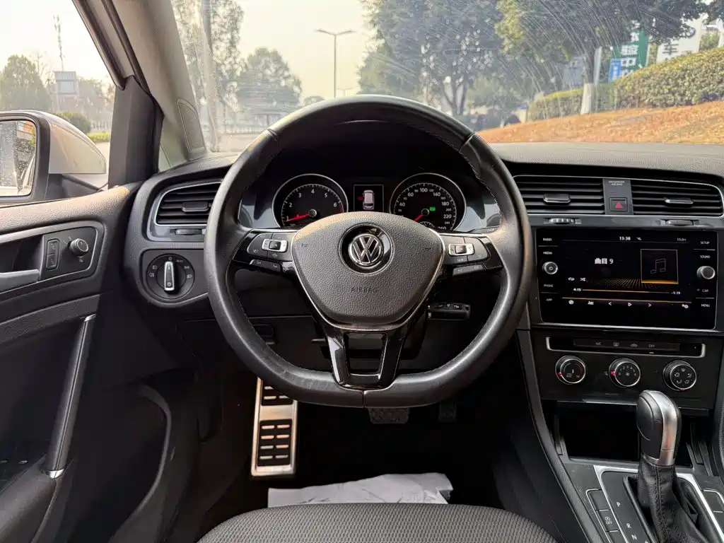 Volkswagen Golf (Import) — фото 14
