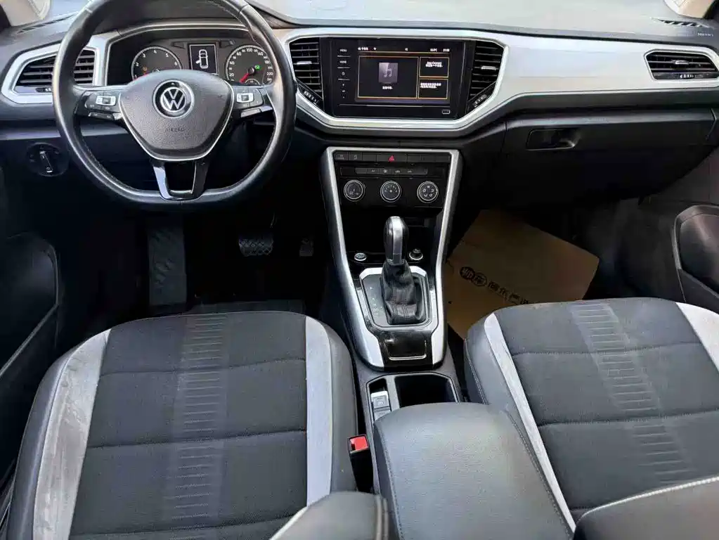 Volkswagen T-Roc — фото 2
