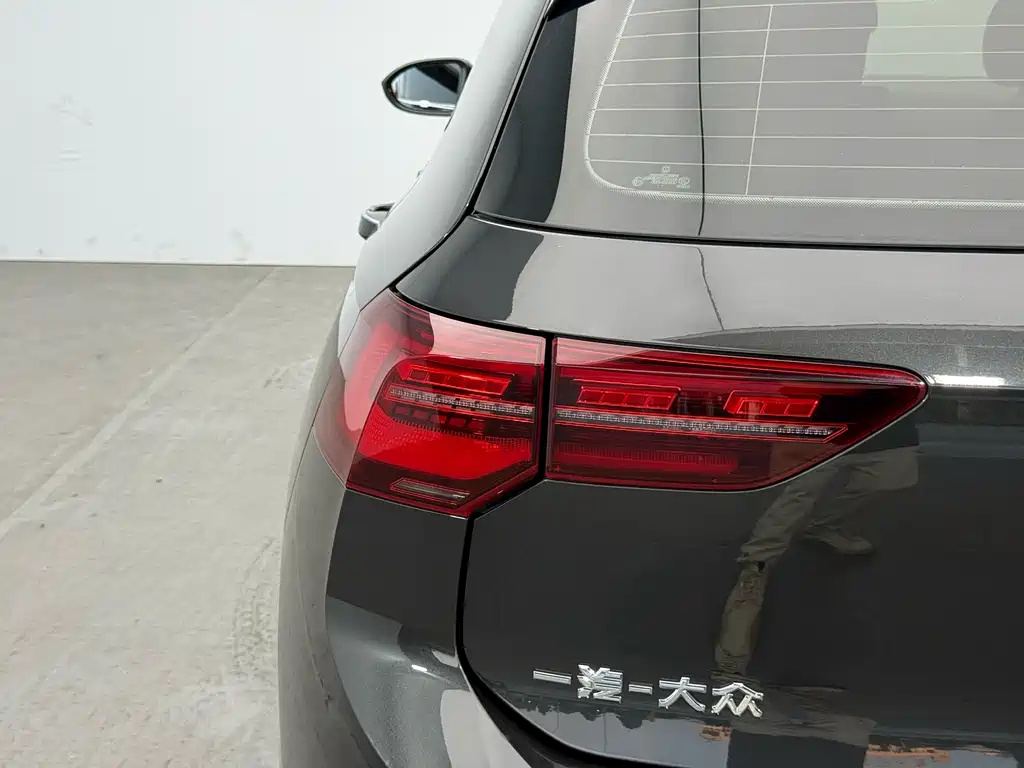 Volkswagen Golf GTI — фото 13