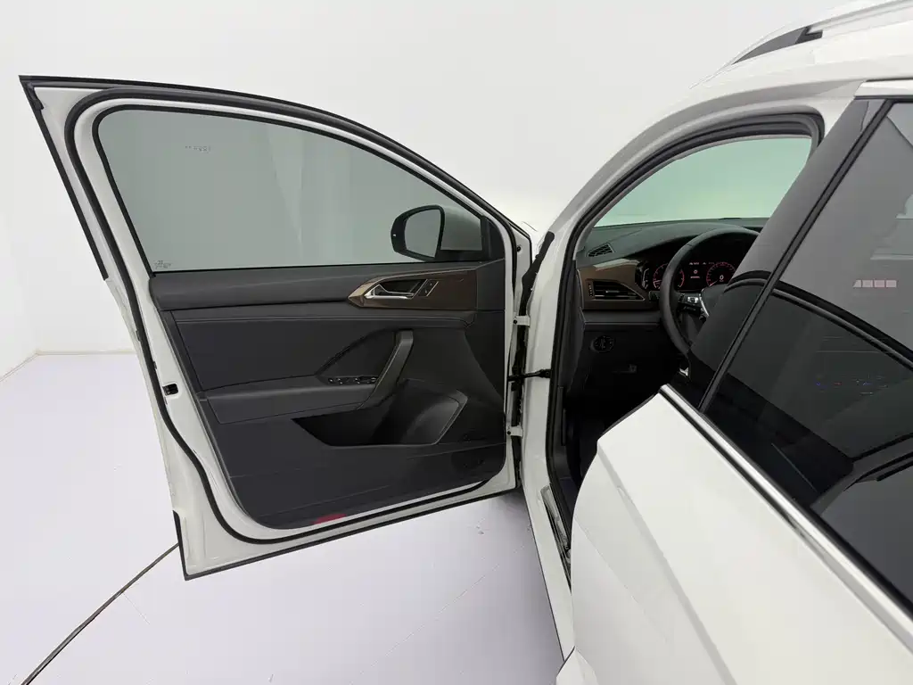 Volkswagen Tharu — фото 23