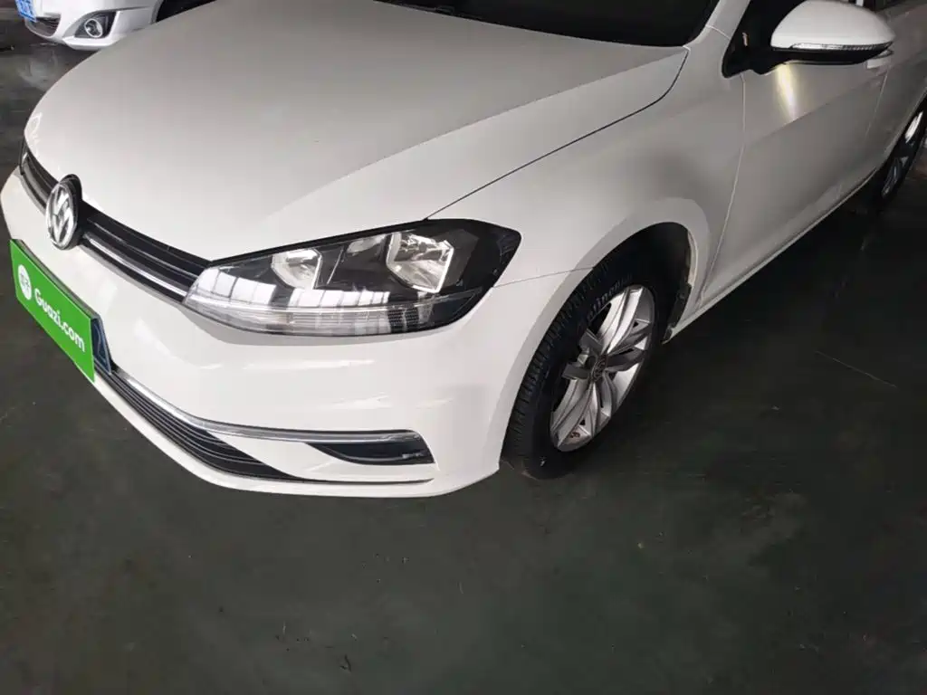 Volkswagen Golf — фото 24