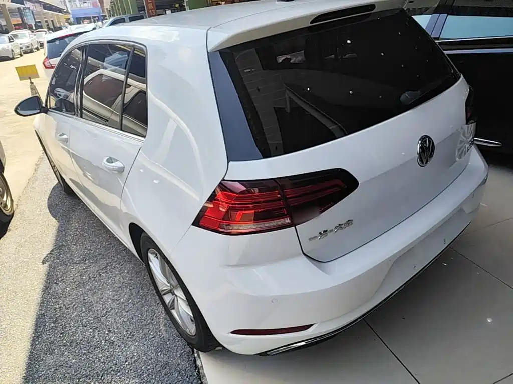 Volkswagen Golf — фото 5