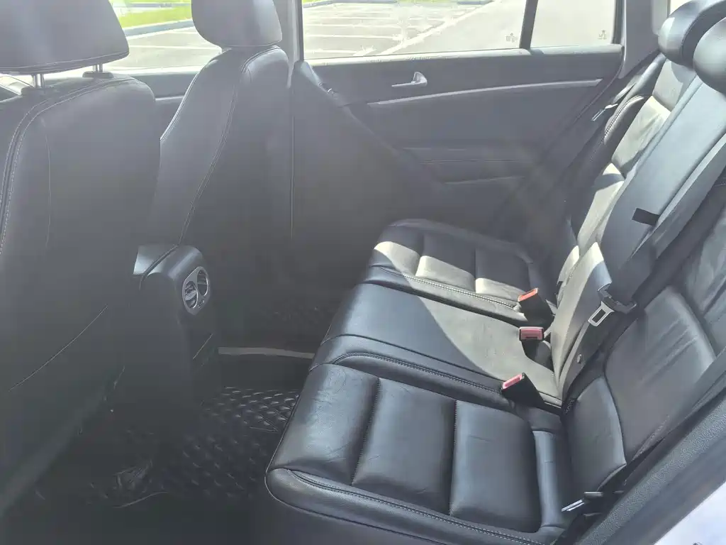 Volkswagen Tiguan — фото 3
