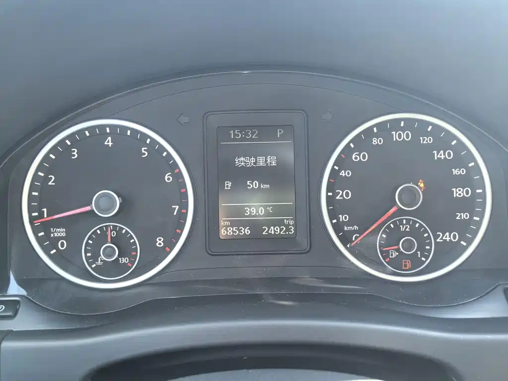 Volkswagen Tiguan — фото 5