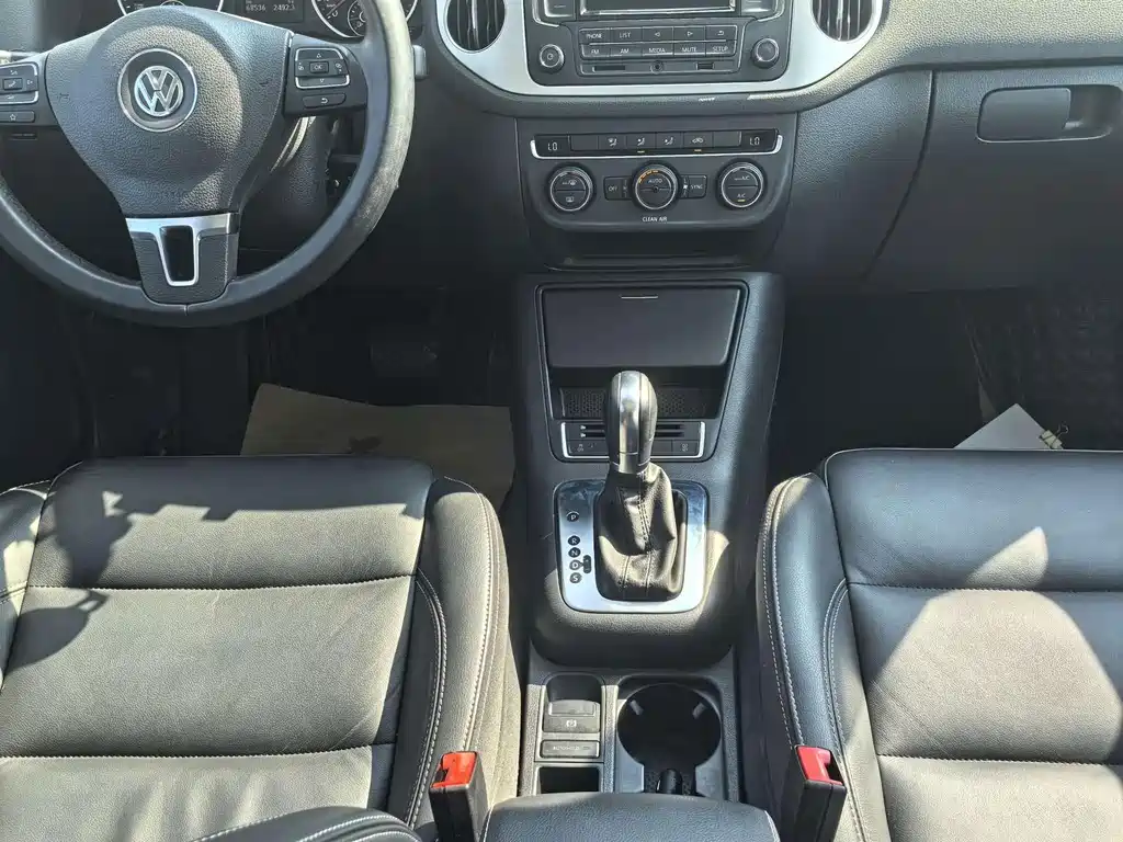 Volkswagen Tiguan — фото 6