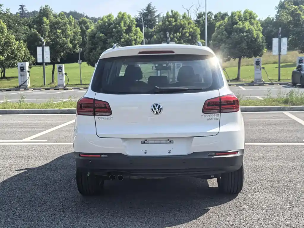 Volkswagen Tiguan — фото 7