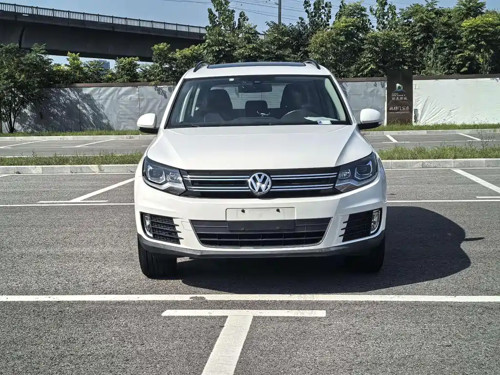 Volkswagen Tiguan — фото 10