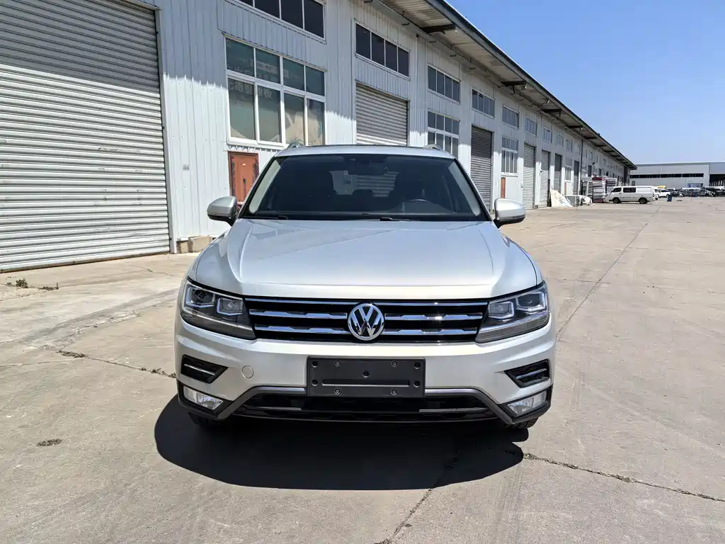 Volkswagen Tiguan L — фото 2