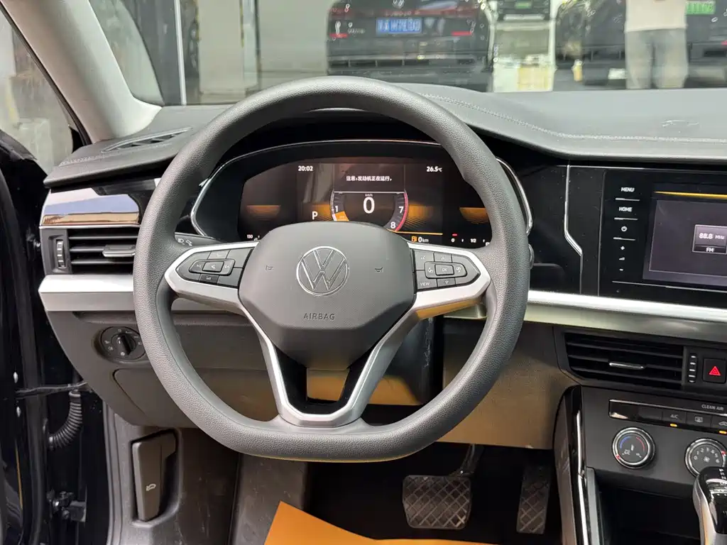 Volkswagen Passat — фото 13