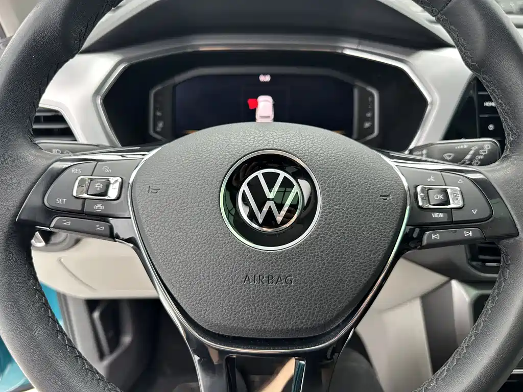 Volkswagen T-Cross — фото 13