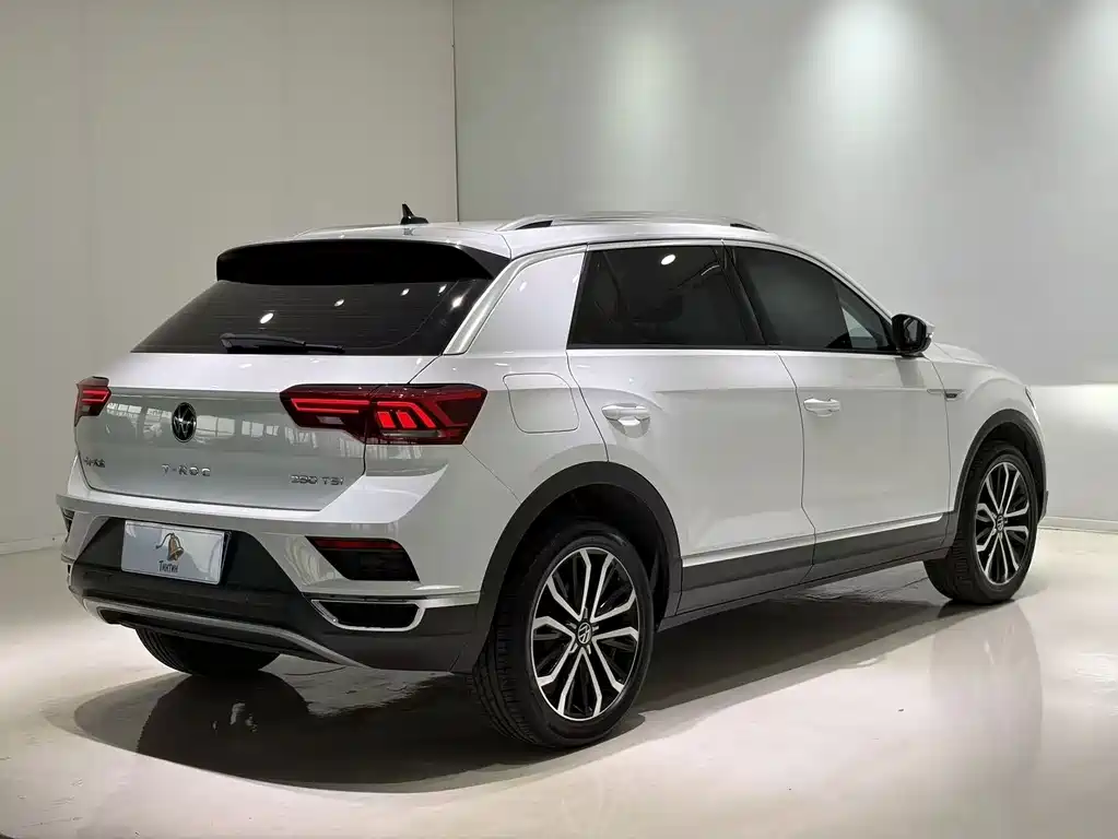 Volkswagen T-Roc — фото 6