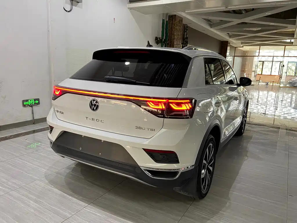Volkswagen T-Roc — фото 4