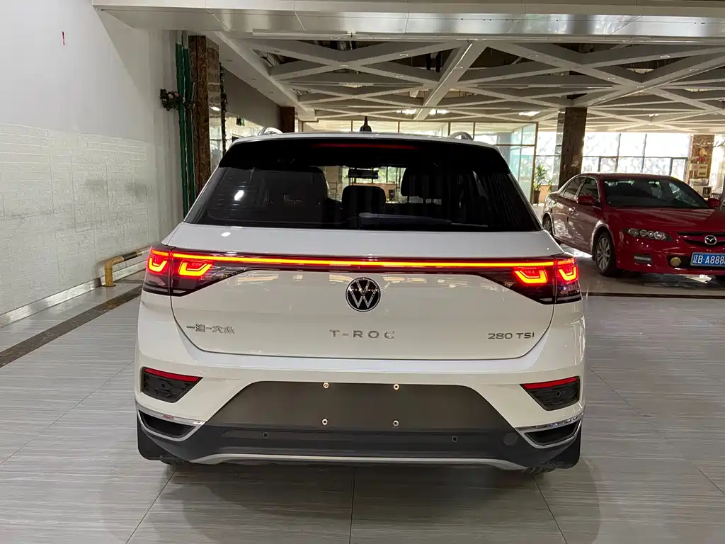 Volkswagen T-Roc — фото 5