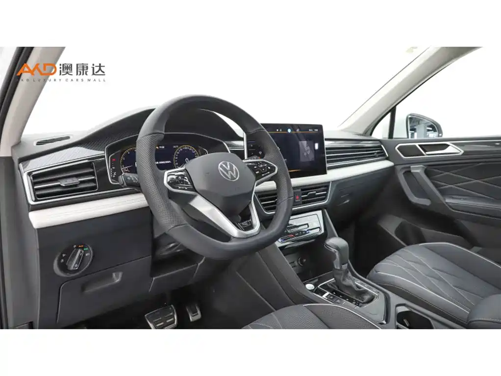 Volkswagen Tiguan L — фото 6