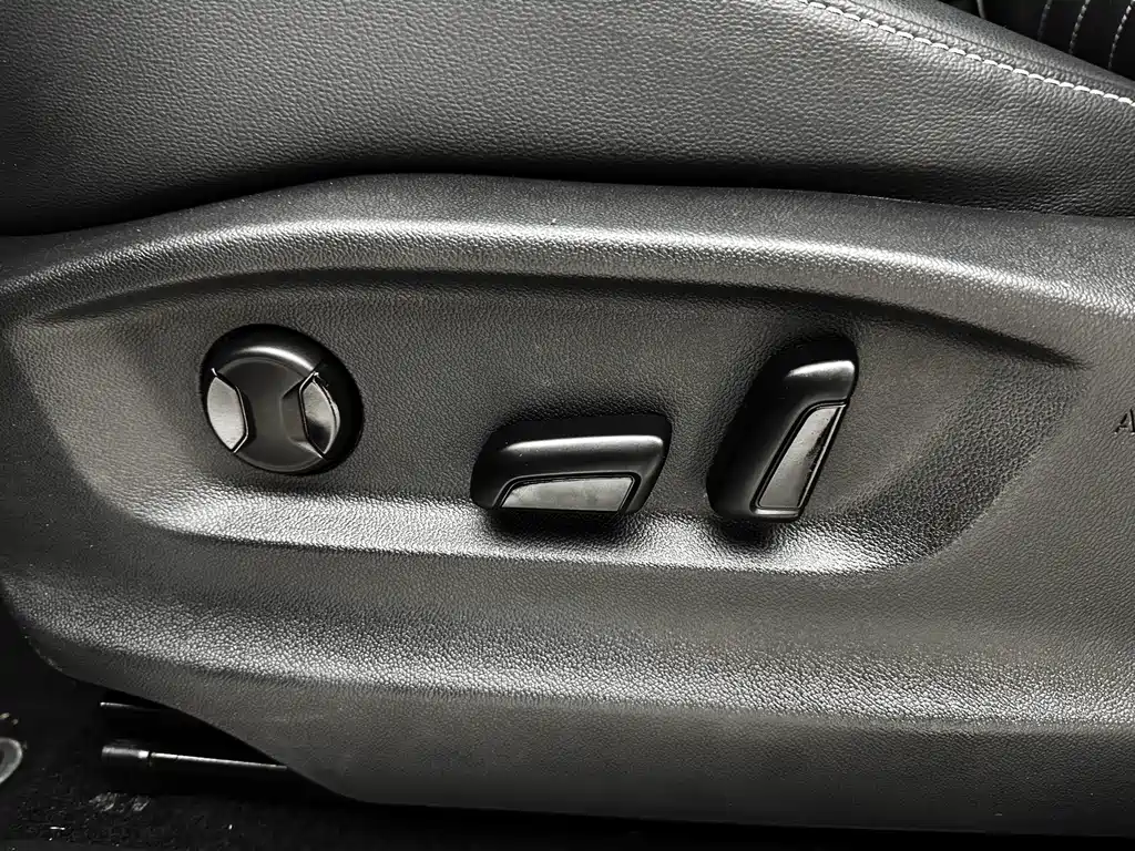 Volkswagen Tiguan L — фото 17