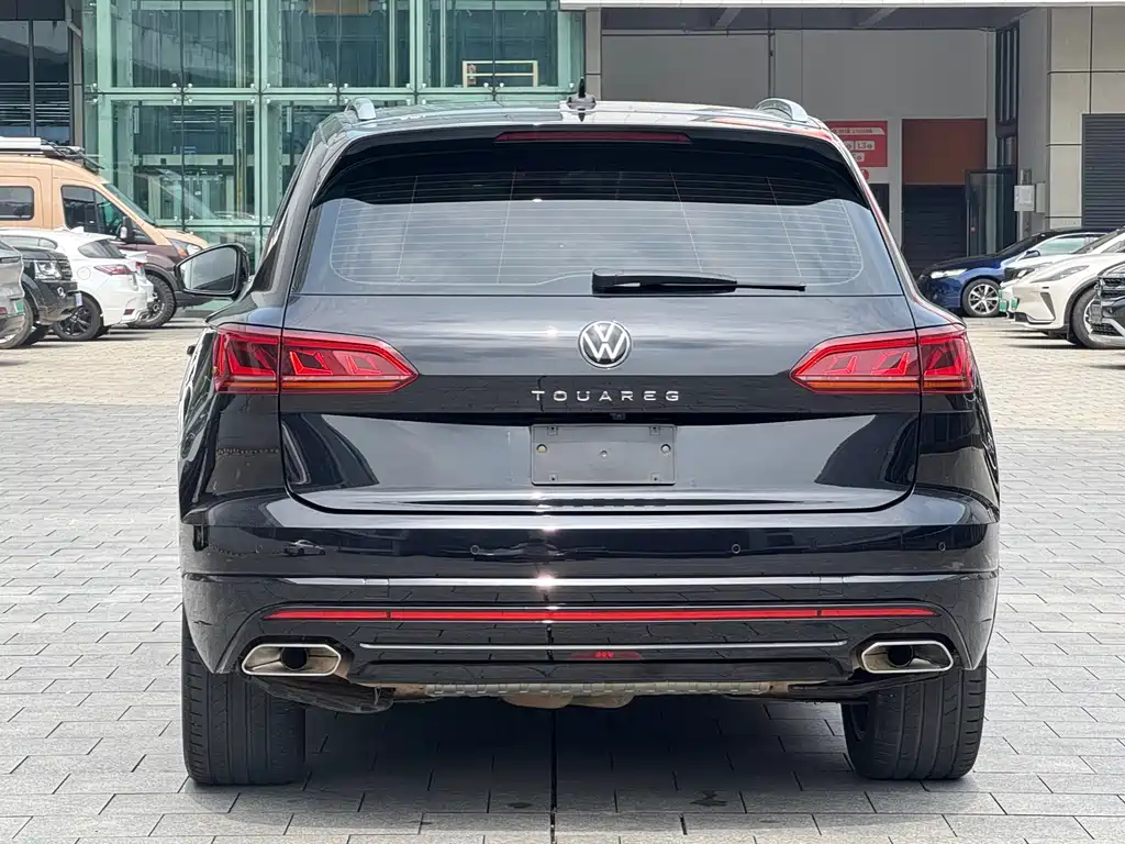 Volkswagen Touareg — фото 5