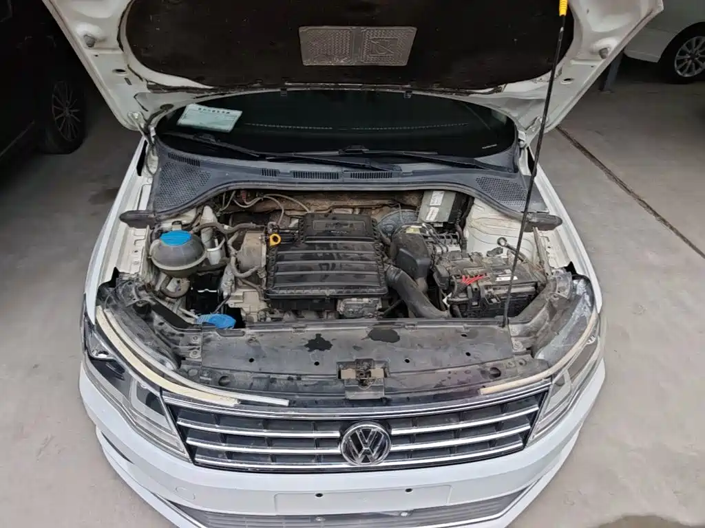 Volkswagen Jetta — фото 20