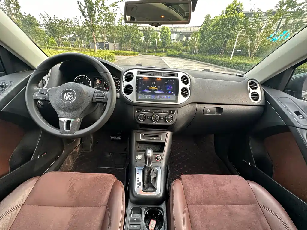 Volkswagen Tiguan — фото 8