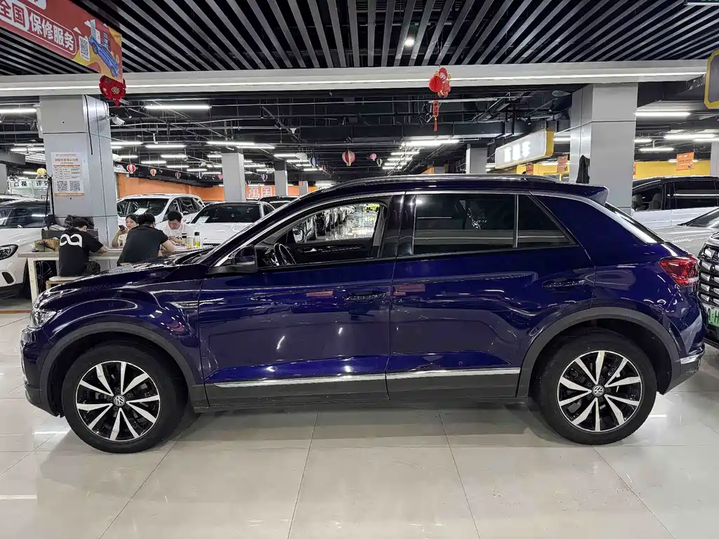 Volkswagen T-Roc — фото 3