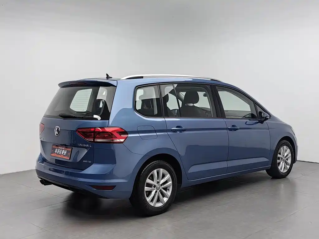 Volkswagen Touran — фото 2