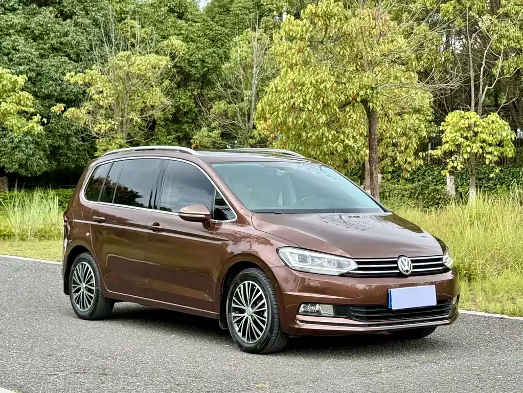 Volkswagen Touran — фото 3