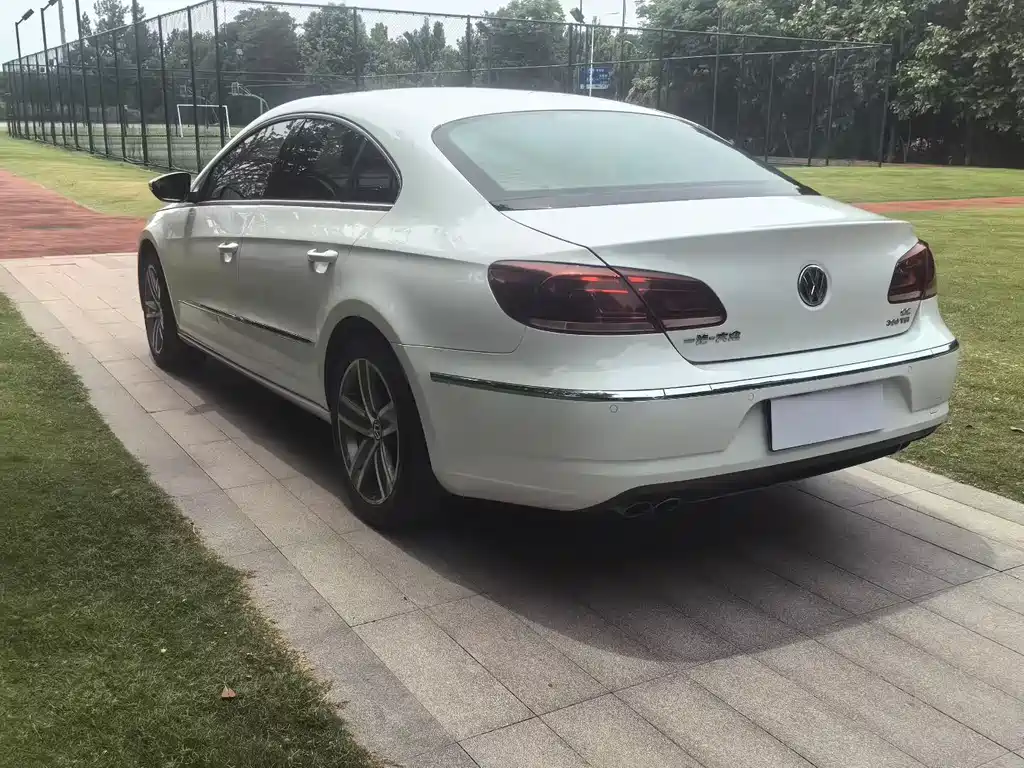 Volkswagen CC — фото 6