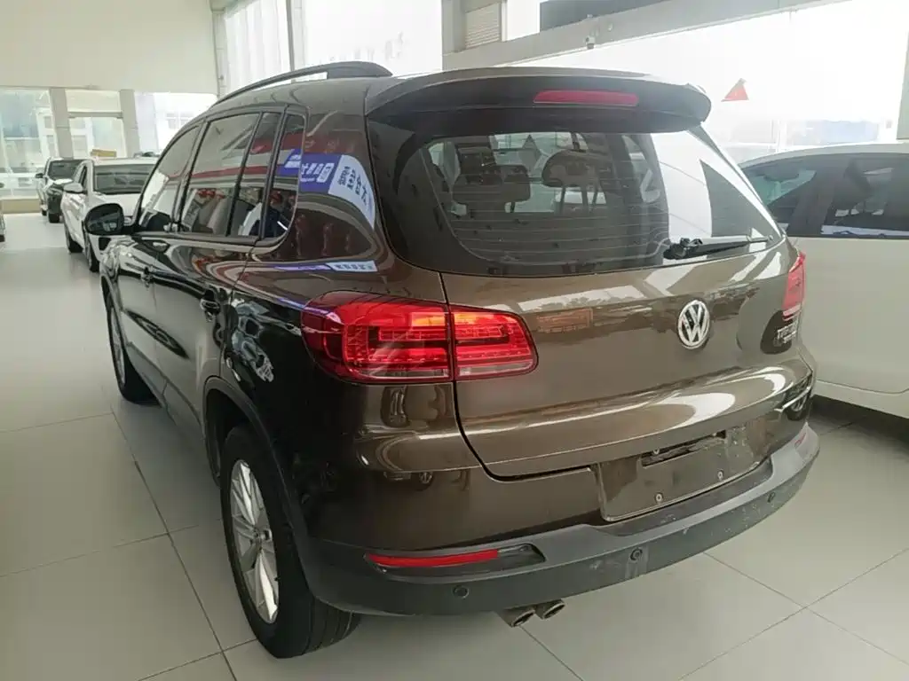 Volkswagen Tiguan — фото 5