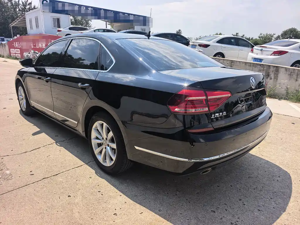 Volkswagen Passat — фото 6