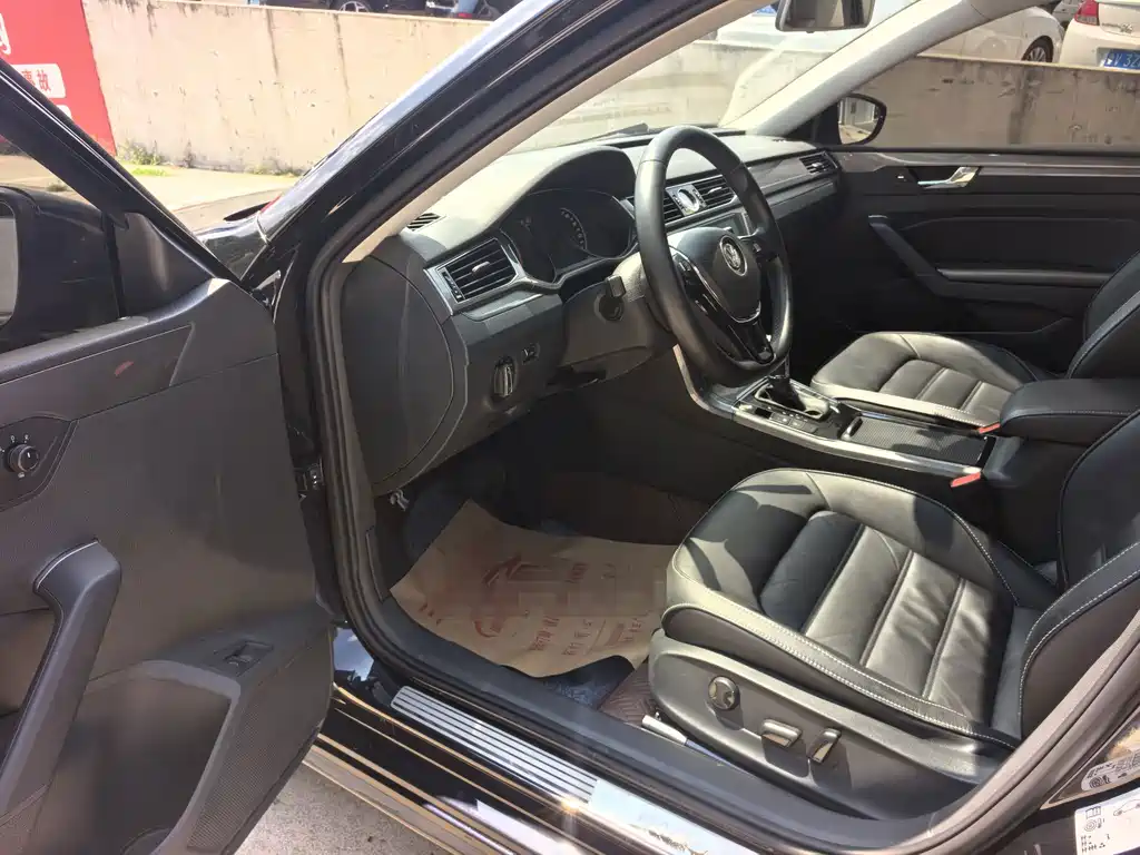 Volkswagen Passat — фото 8