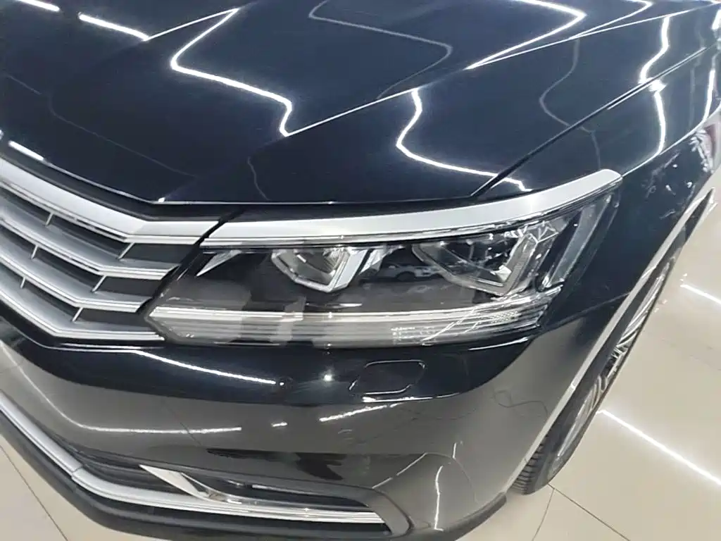 Volkswagen Passat — фото 24