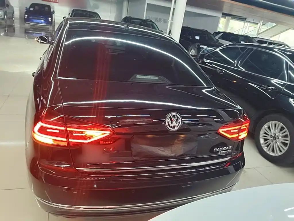 Volkswagen Passat — фото 6
