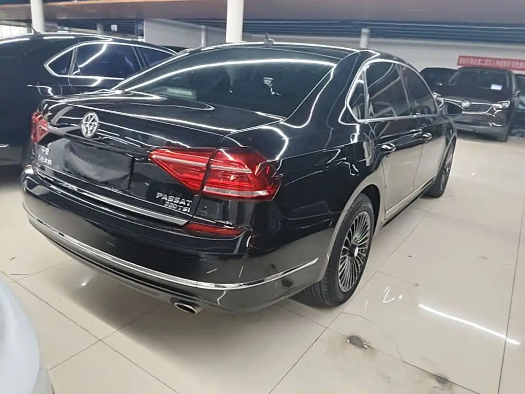 Volkswagen Passat — фото 7