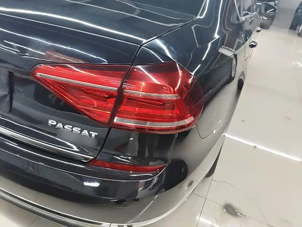 Volkswagen Passat — фото 8