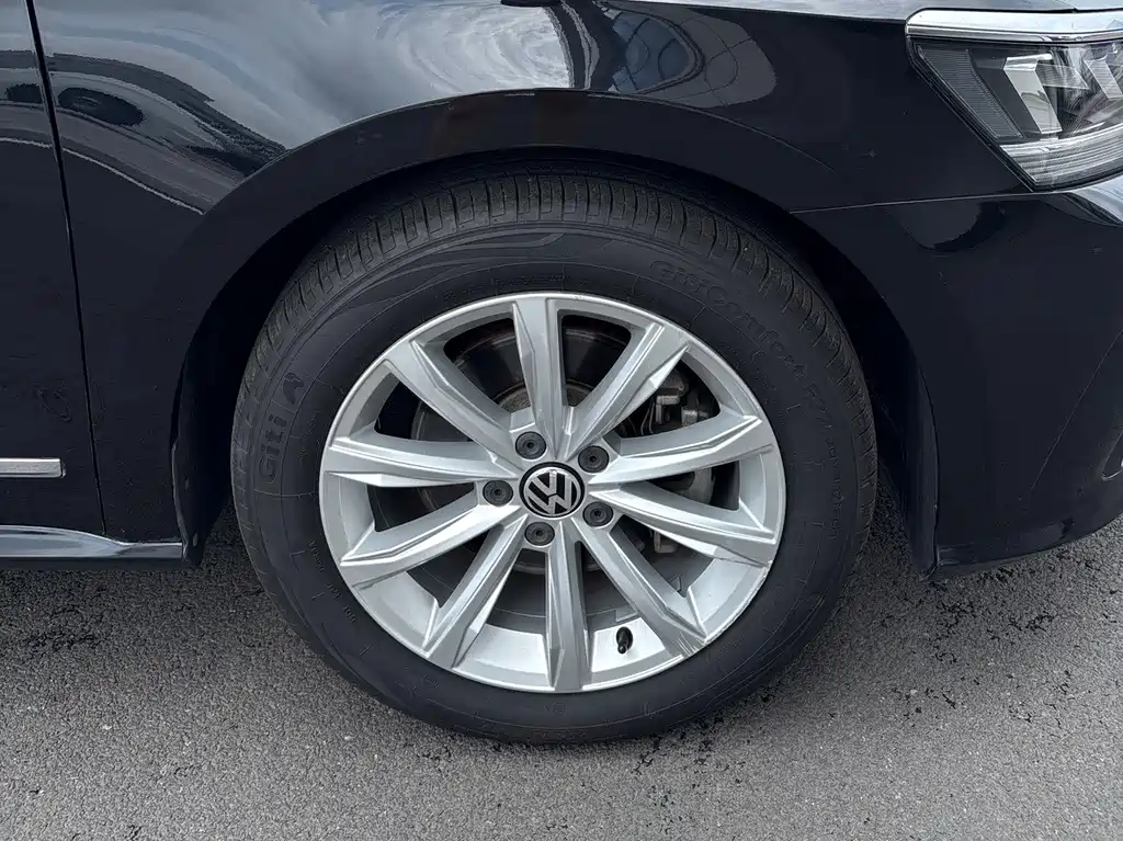 Volkswagen Passat — фото 6