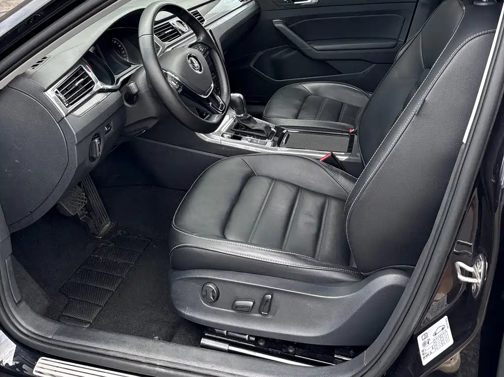 Volkswagen Passat — фото 8