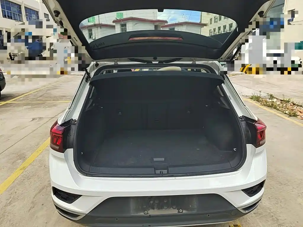Volkswagen T-Roc — фото 19