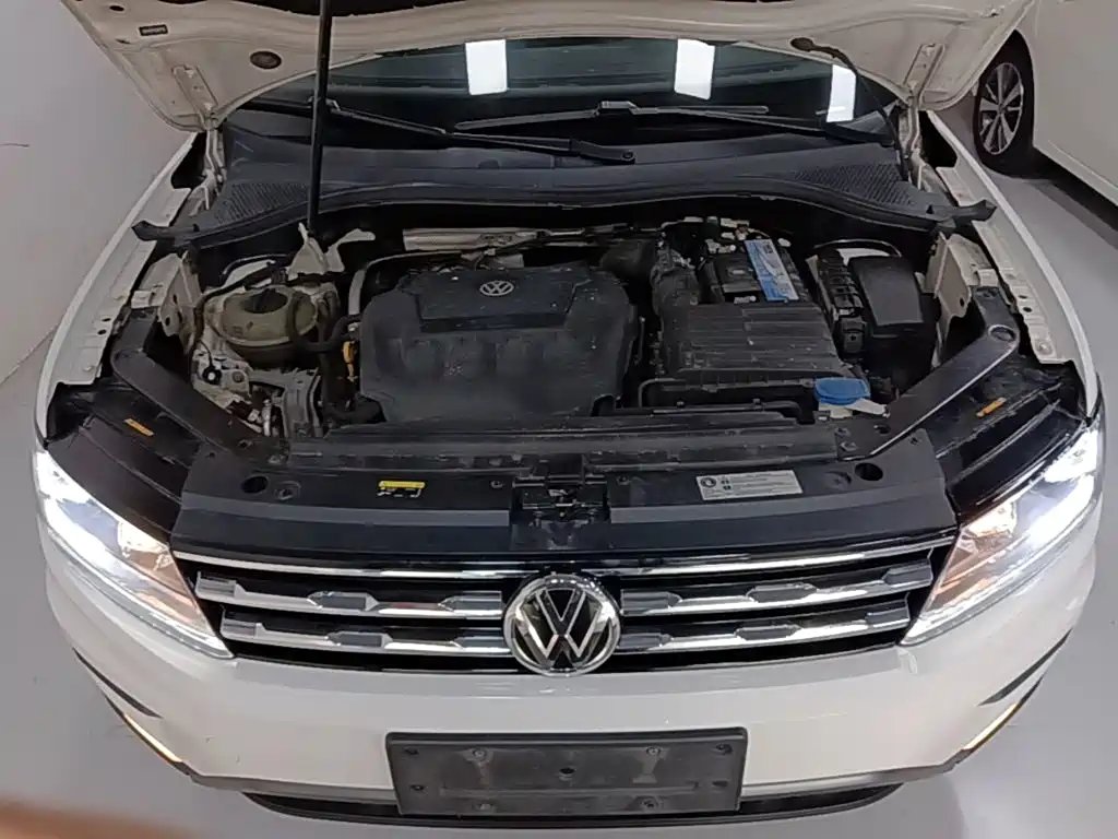 Volkswagen Tiguan L — фото 20