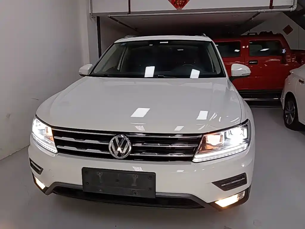 Volkswagen Tiguan L — фото 3