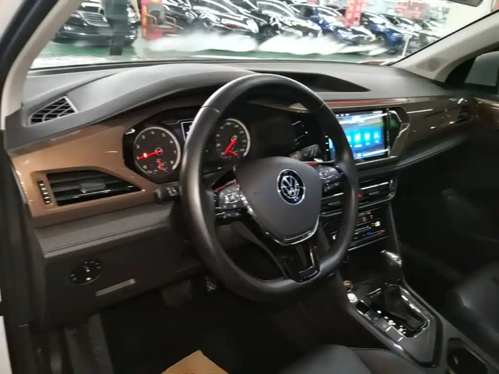 Volkswagen Tharu — фото 10