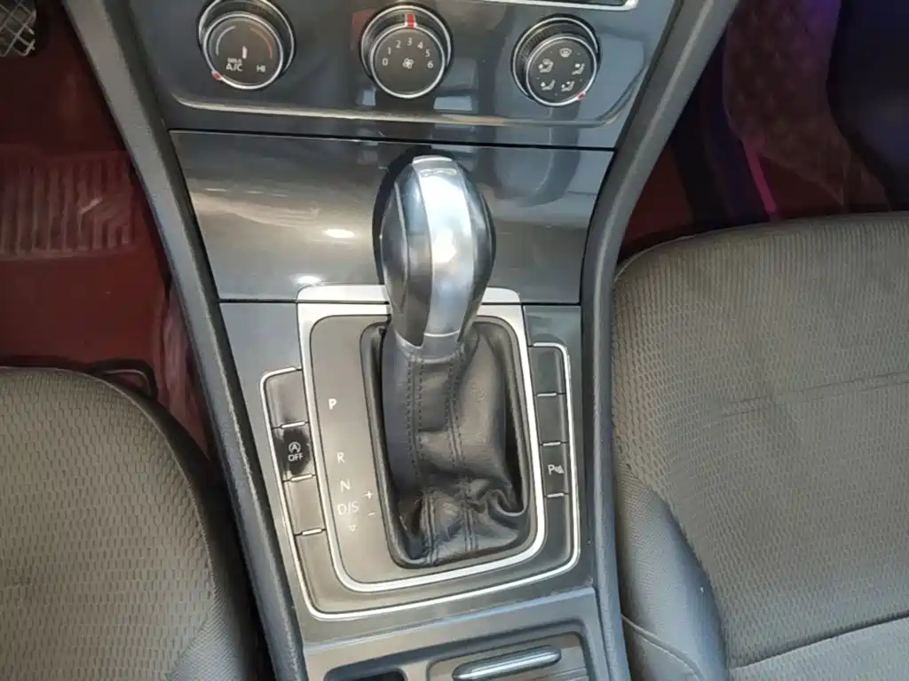 Volkswagen Golf (Import) — фото 14