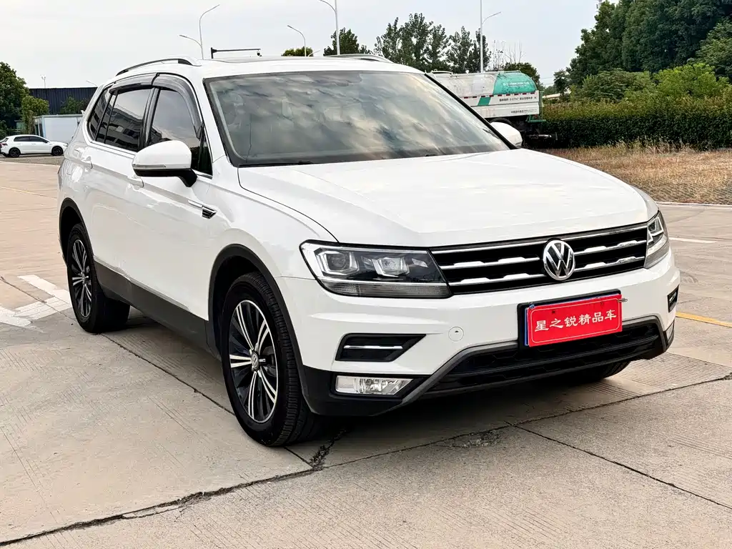 Volkswagen Tiguan L — фото 3