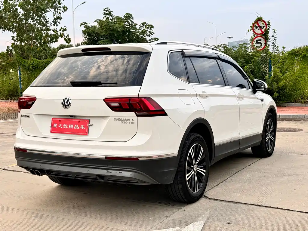 Volkswagen Tiguan L — фото 5