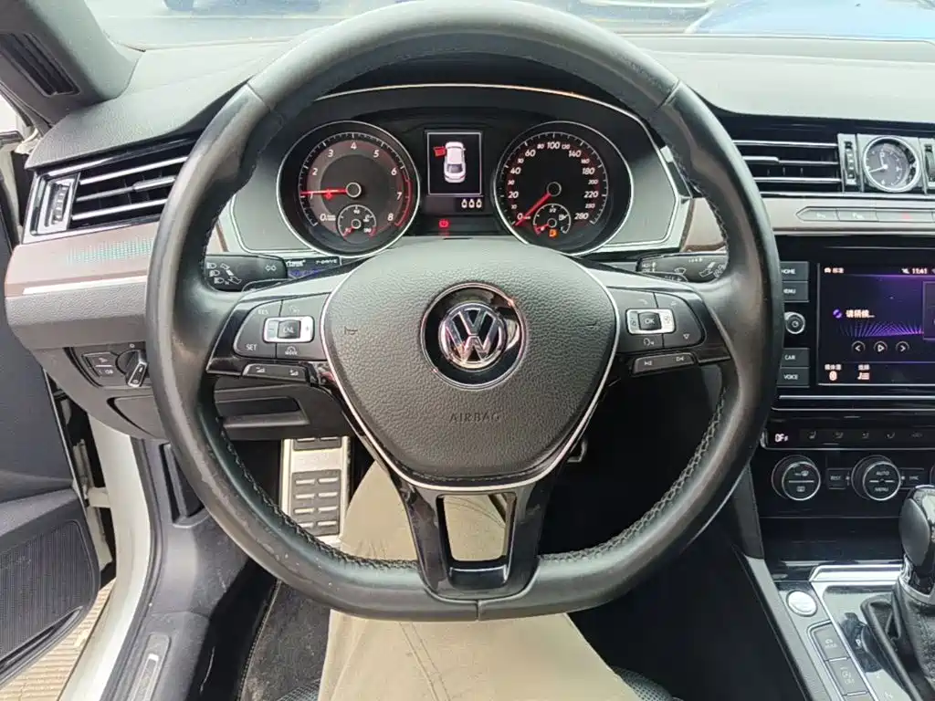 Volkswagen CC — фото 11