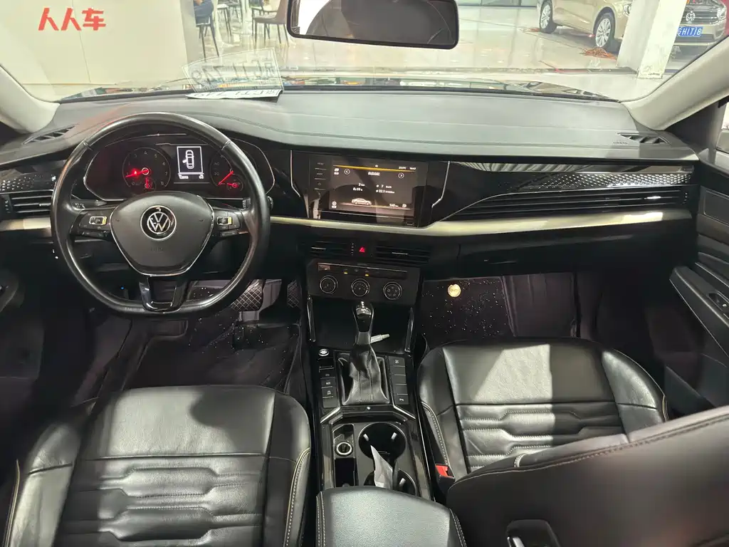 Volkswagen Passat — фото 11